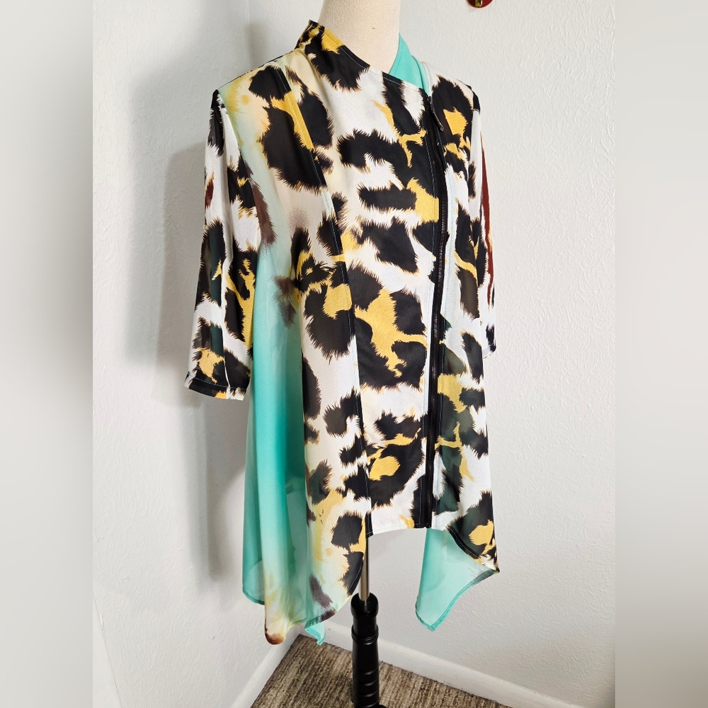 Feratelli Animal Print/Mint Green Asymmetrical Zip-Front Tunic Longer Sides Sz M - Picture 3 of 12